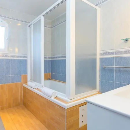 Sleeps 14 Vila Lloret de Mar