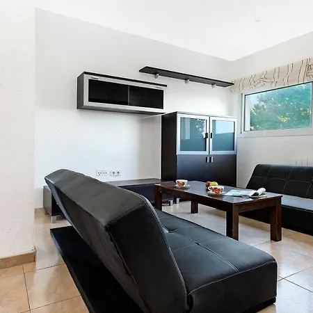 Vila Sleeps 14 Lloret de Mar