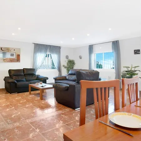 Vila Sleeps 14 Lloret de Mar